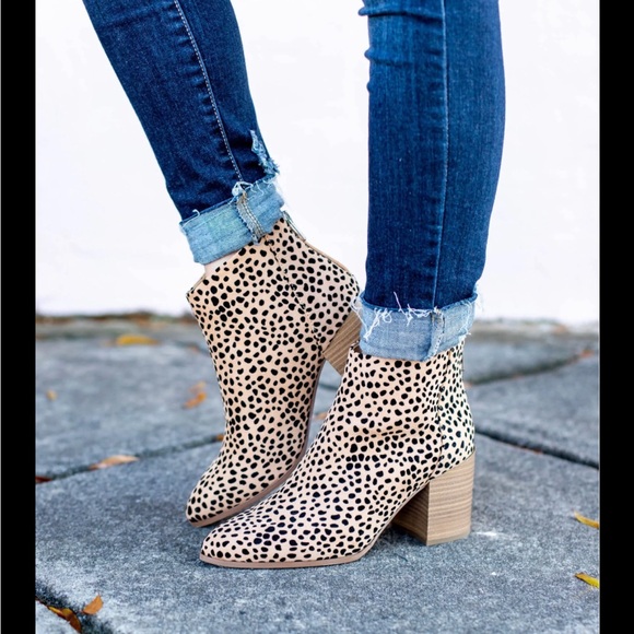 Women’s Animal print suede booties size 8.5 
Unbranded used in good condition - Picture 3 of 5